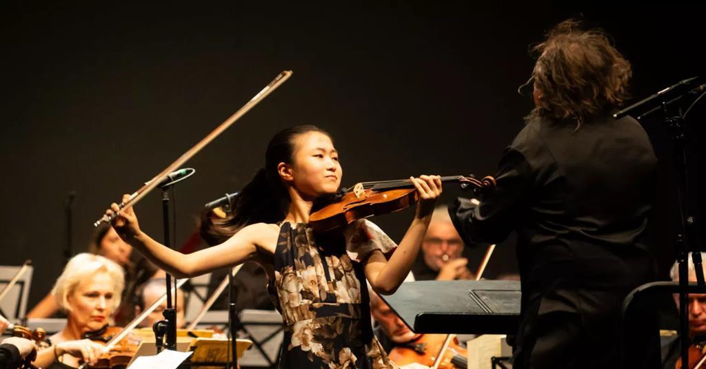 Seohyun Kim wins 2023 Tibor Varga Violin Competition